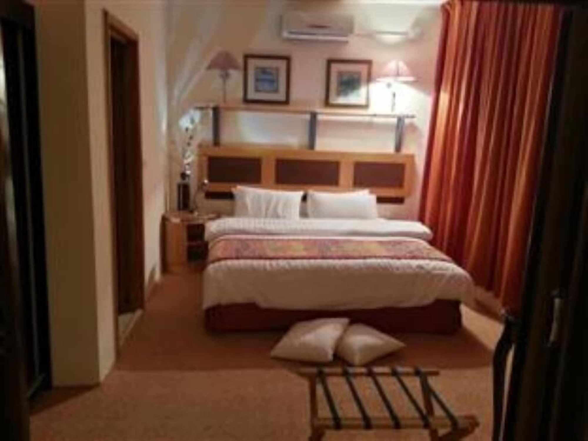 Renad Hotel Amman Bagian luar foto