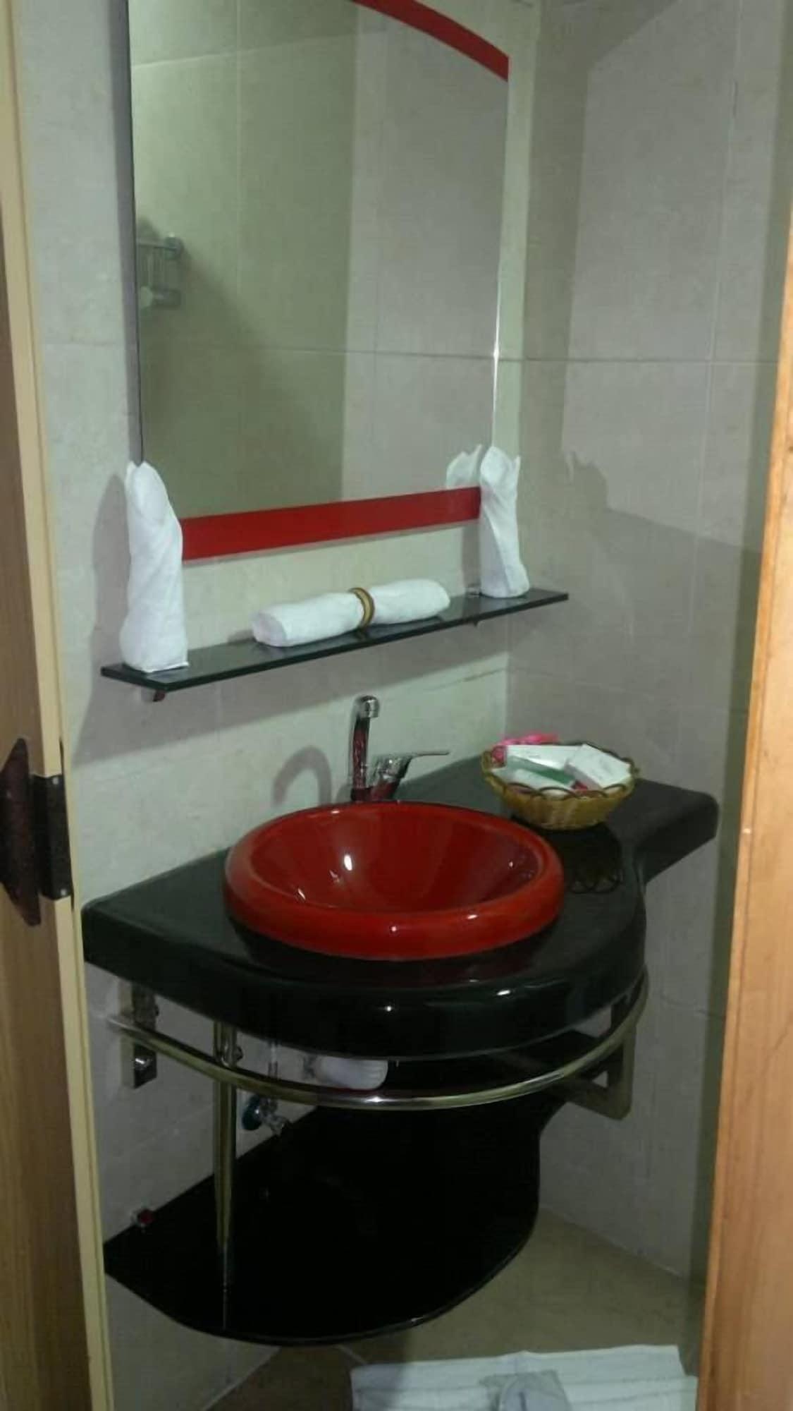 Renad Hotel Amman Bagian luar foto
