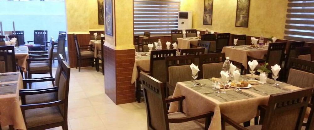 Renad Hotel Amman Bagian luar foto