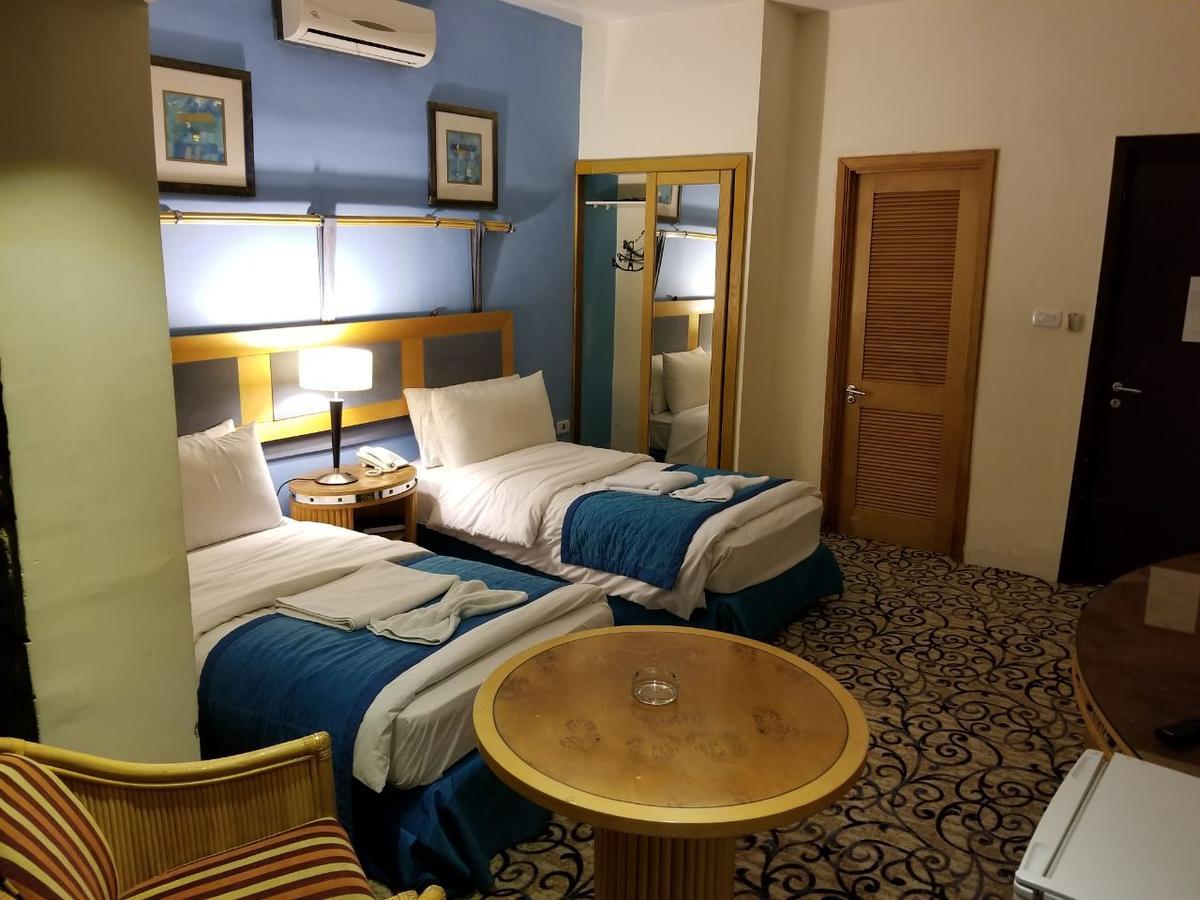 Renad Hotel Amman Bagian luar foto
